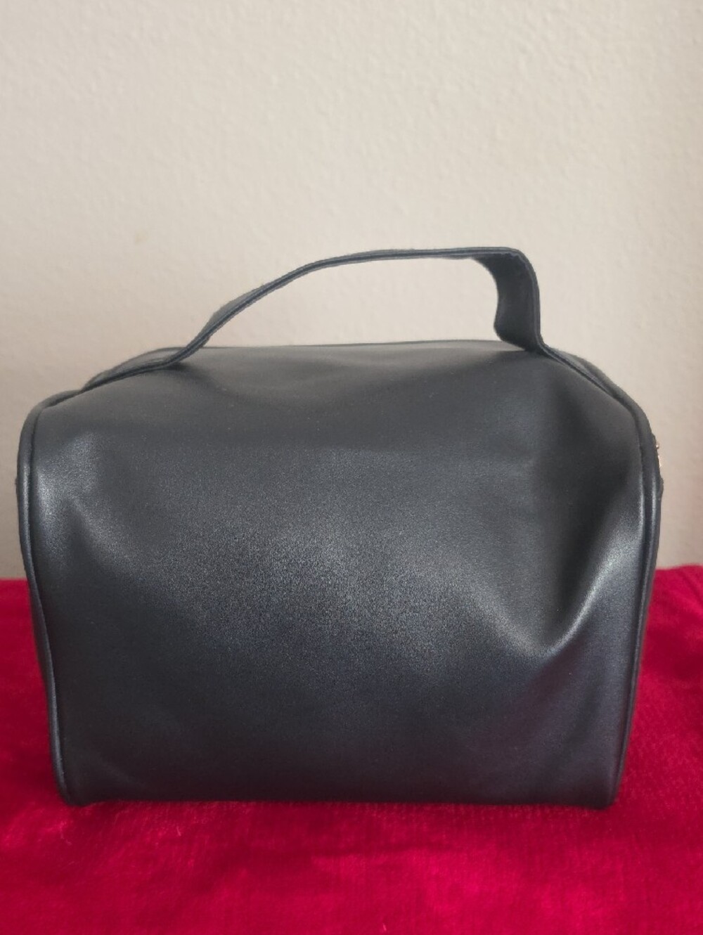Betty Boop Black and Pink Makeup Train Case - Picture 3 of 4